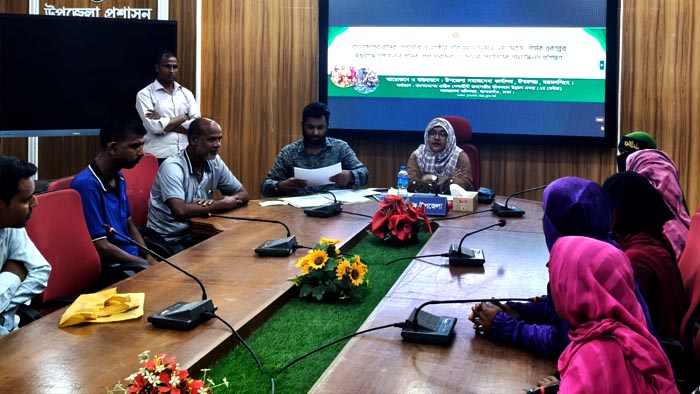 প্রান্তিক পেশাজীবীদের স্বাবলম্বী করতে ঈশ্বরগঞ্জে প্রশিক্ষণ ও আর্থিক সহায়তা