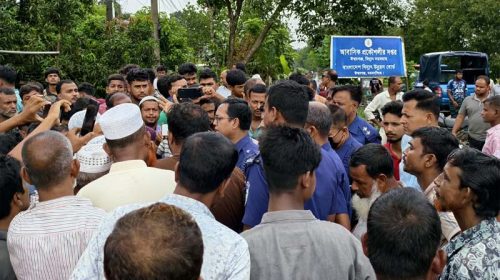 ঈশ্বরগঞ্জে এক সপ্তাহ বিদ্যুৎহীন: পিডিবি অফিসে গ্রাহকদের হামলা