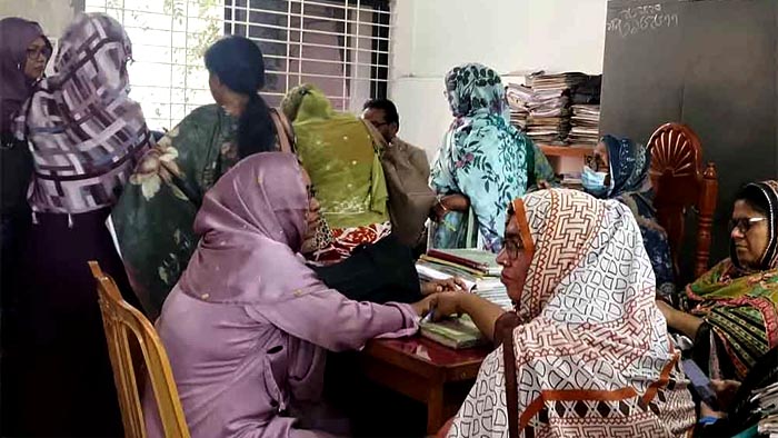 স্কুল চলাকালীন শিক্ষকদের ডেকে দুর্নীতির তদন্ত প্রভাবিতের অভিযোগ
