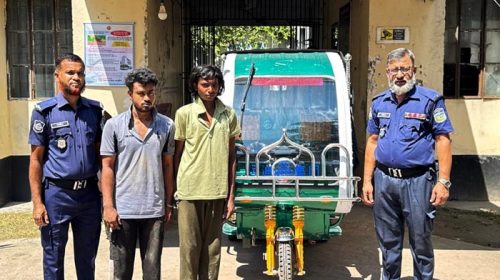 ঈশ্বরগঞ্জে ছুরি ঠেকিয়ে ইজিবাইক ছিনতাইয়ের চেষ্টা, আটক ২