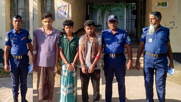 মাদকবিরোধী অভিযানে ঈশ্বরগঞ্জে ইয়াবাসহ গ্রেফতার ৩